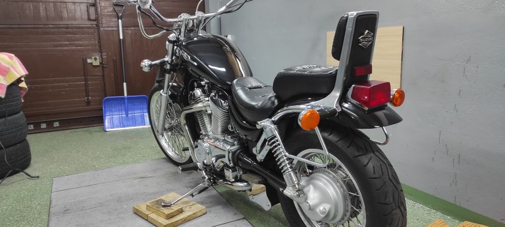 INTRUDER VS 800 96r. 30000km.