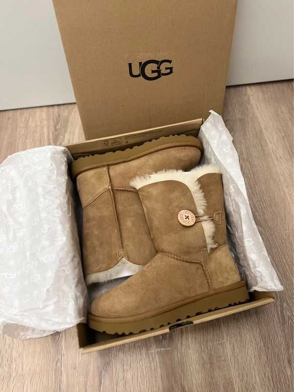 UGG Bailey Button II Chestnut R.40