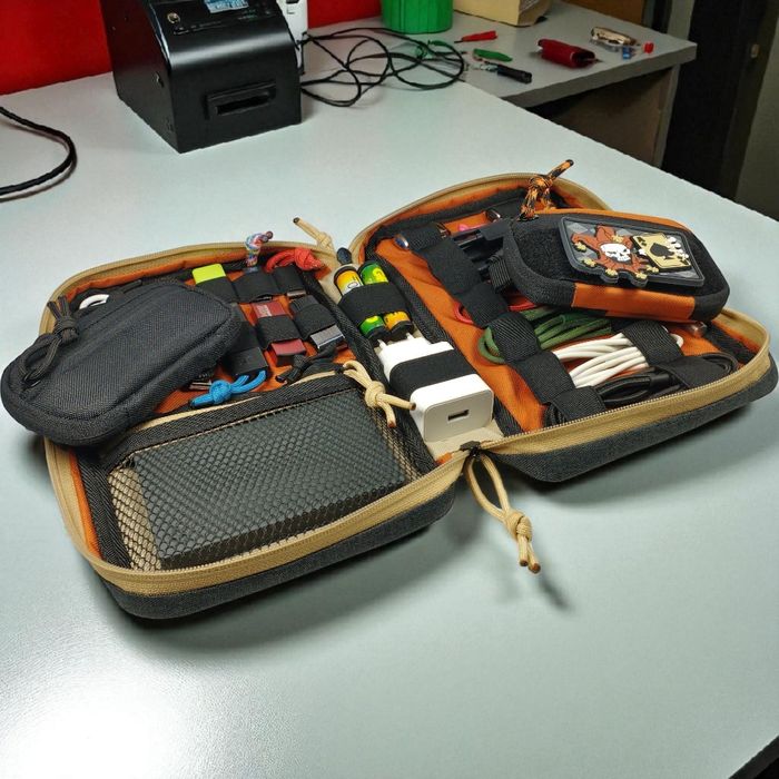 Органайзер для електронних аксесуарів (EDC Pouch).