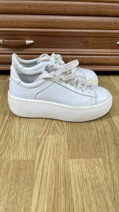 Buty damski Simple 39r.