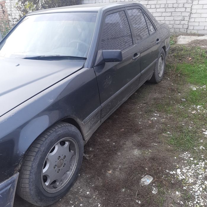 Продам Мерседес W124