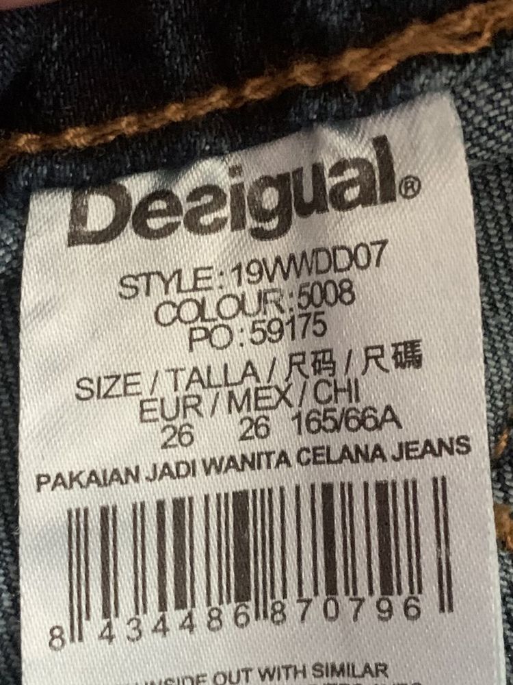 Женские новые джинсы Desigual