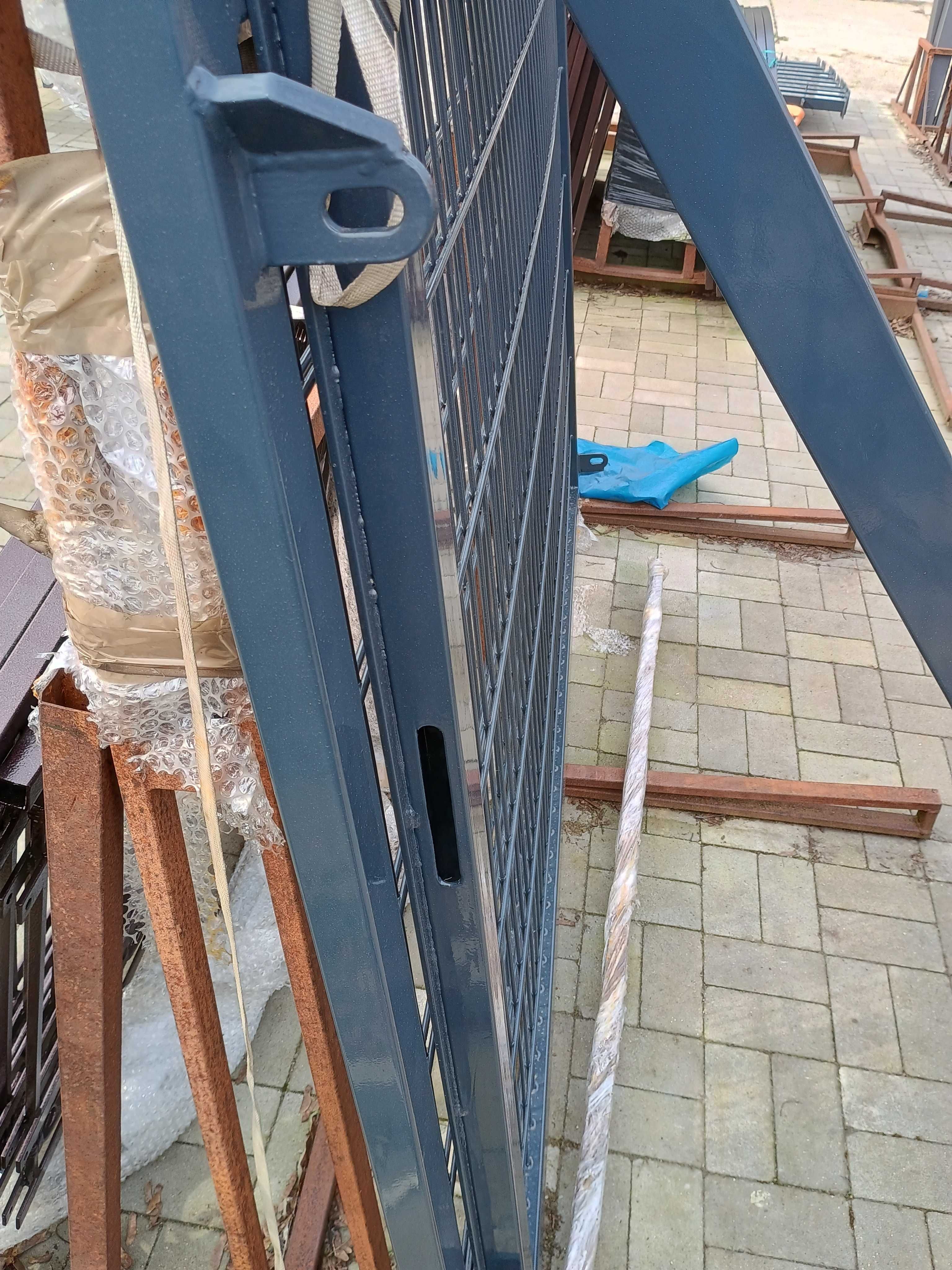 Brama panelowa 2d 4m + słupki