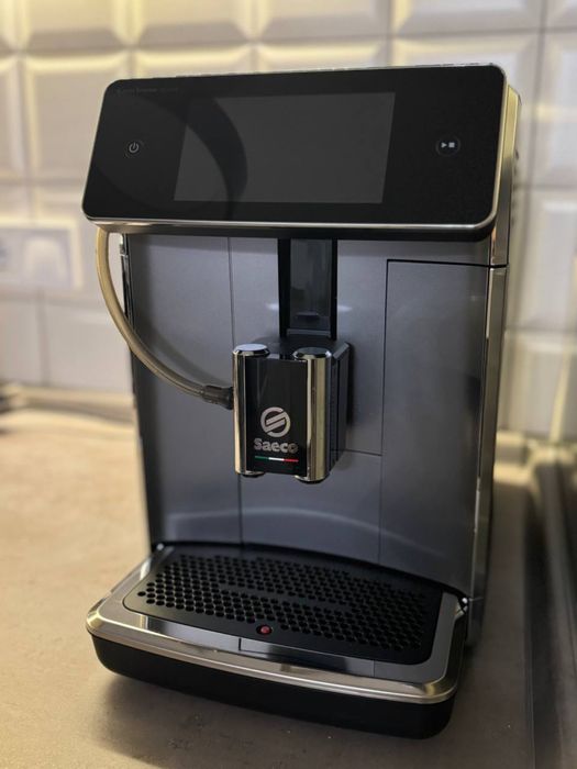 Продається кавомашина Saeco SM 6682/10