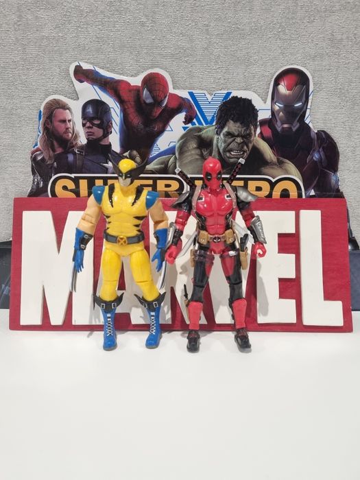Набір фігурок Марвел: Дедпул та Росомаха з аксесуарами, 18см.