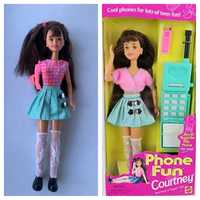 Колекційна лялька Courtney phone fun Barbie