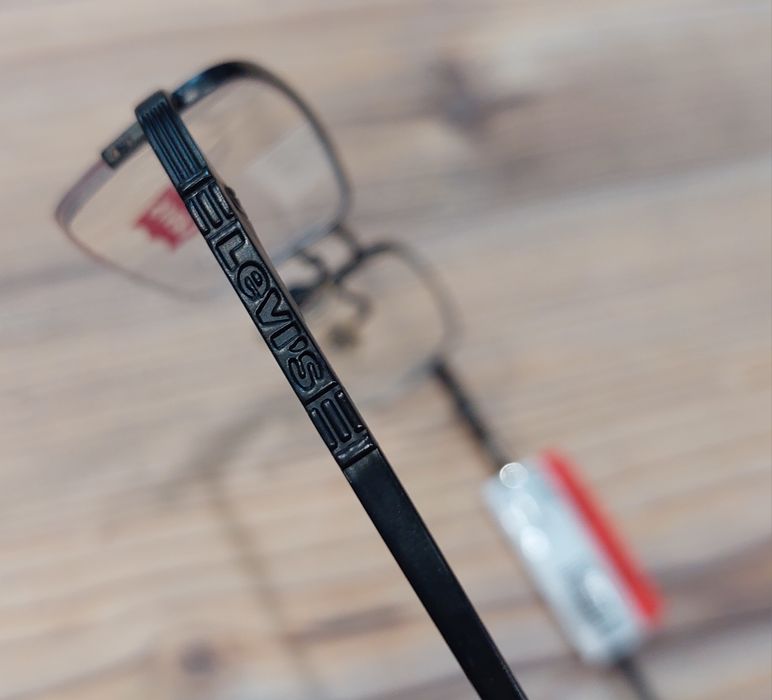Мужские полуободковые оправы LS 555  от Levis!