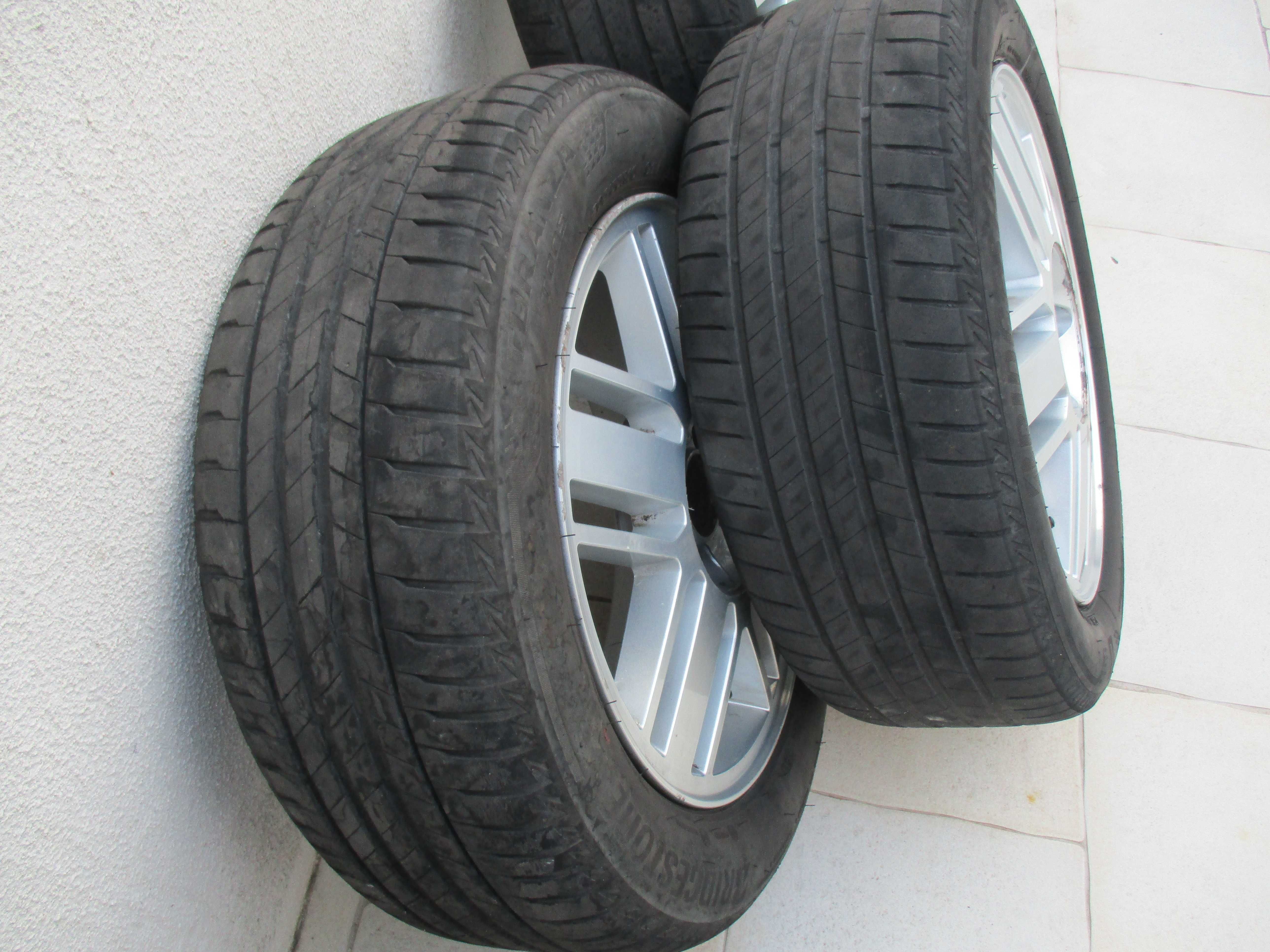 Vendo jantes 16 Ford com pneus