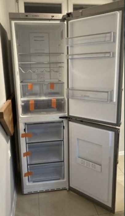 Balkonik drzwi zamrazarki lodówki Bosch KGN39A73/08