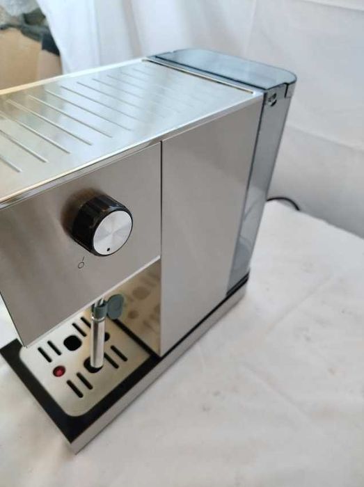 Ekspres do kawy ciśnieniowy Klarstein Pausa