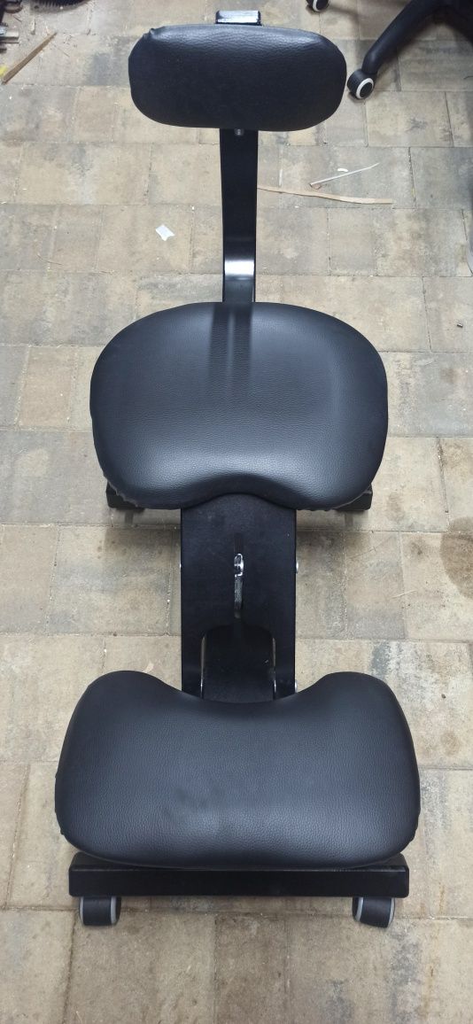 Klękosiad krzesło biurowe ergonomiczne