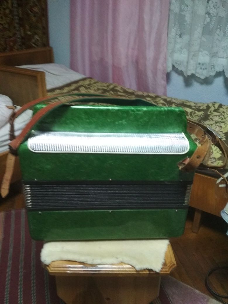 Продам баян ,,Мелодія,,