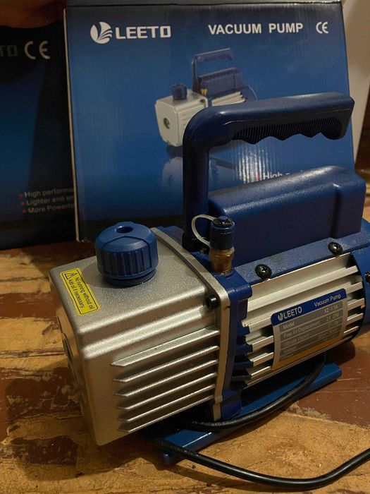 Продам вакуумні насоси Leeto