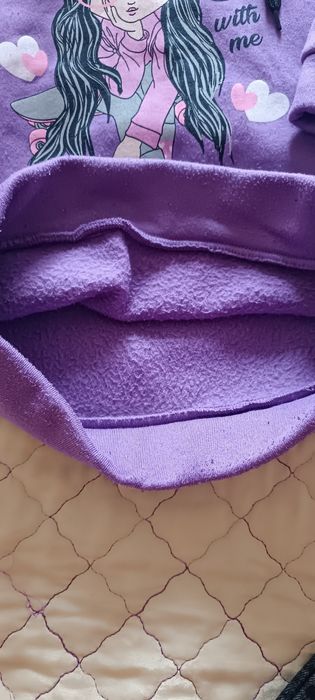 Тепла туніка, кофта і джинси.