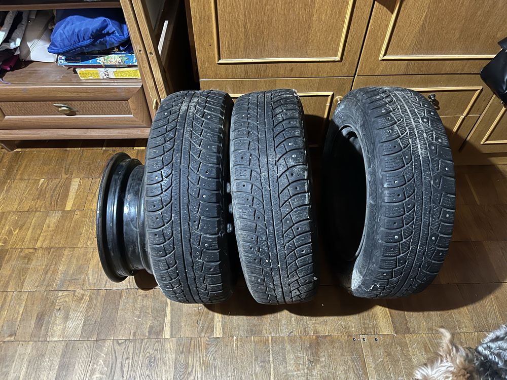 Продам 4 диска 4*100 r 13  и 3 шины гиславед 165*70 r13