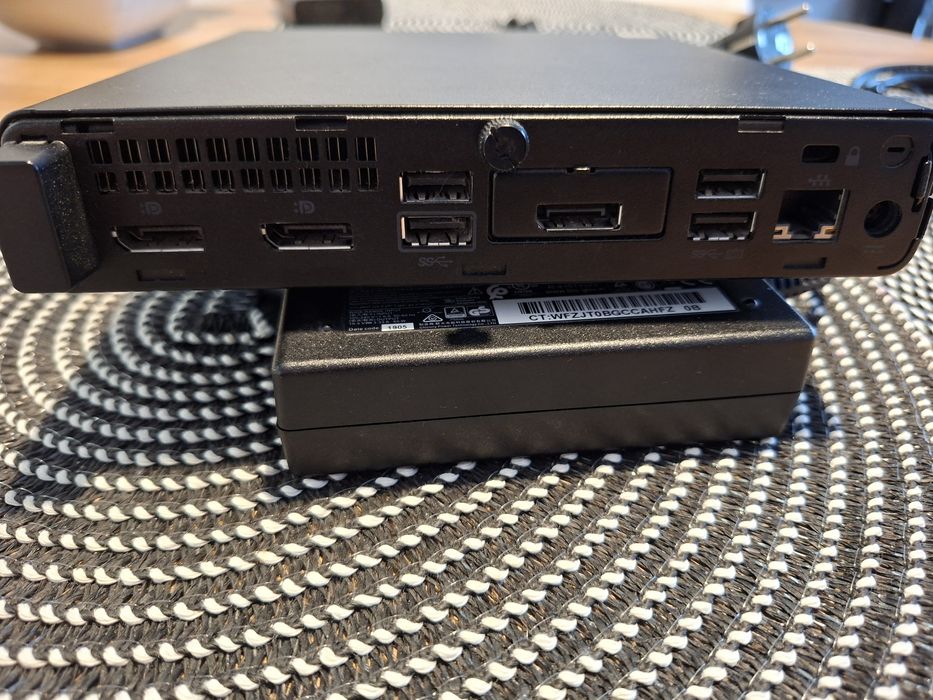 HP EliteDesk 705 G4 , Ryzen 5, SSD, DDR4
