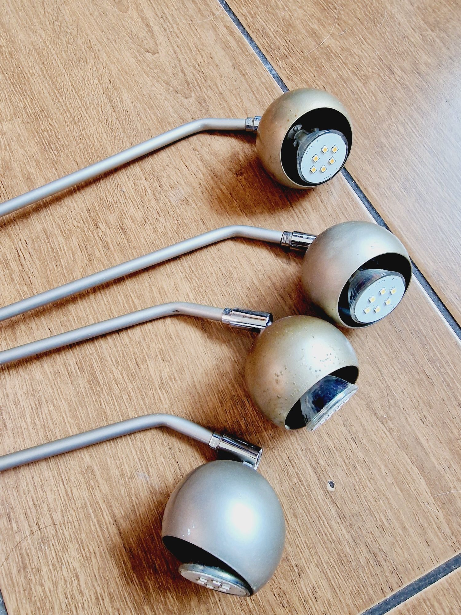 Lampki mocowane na szafkę komplet 4szt