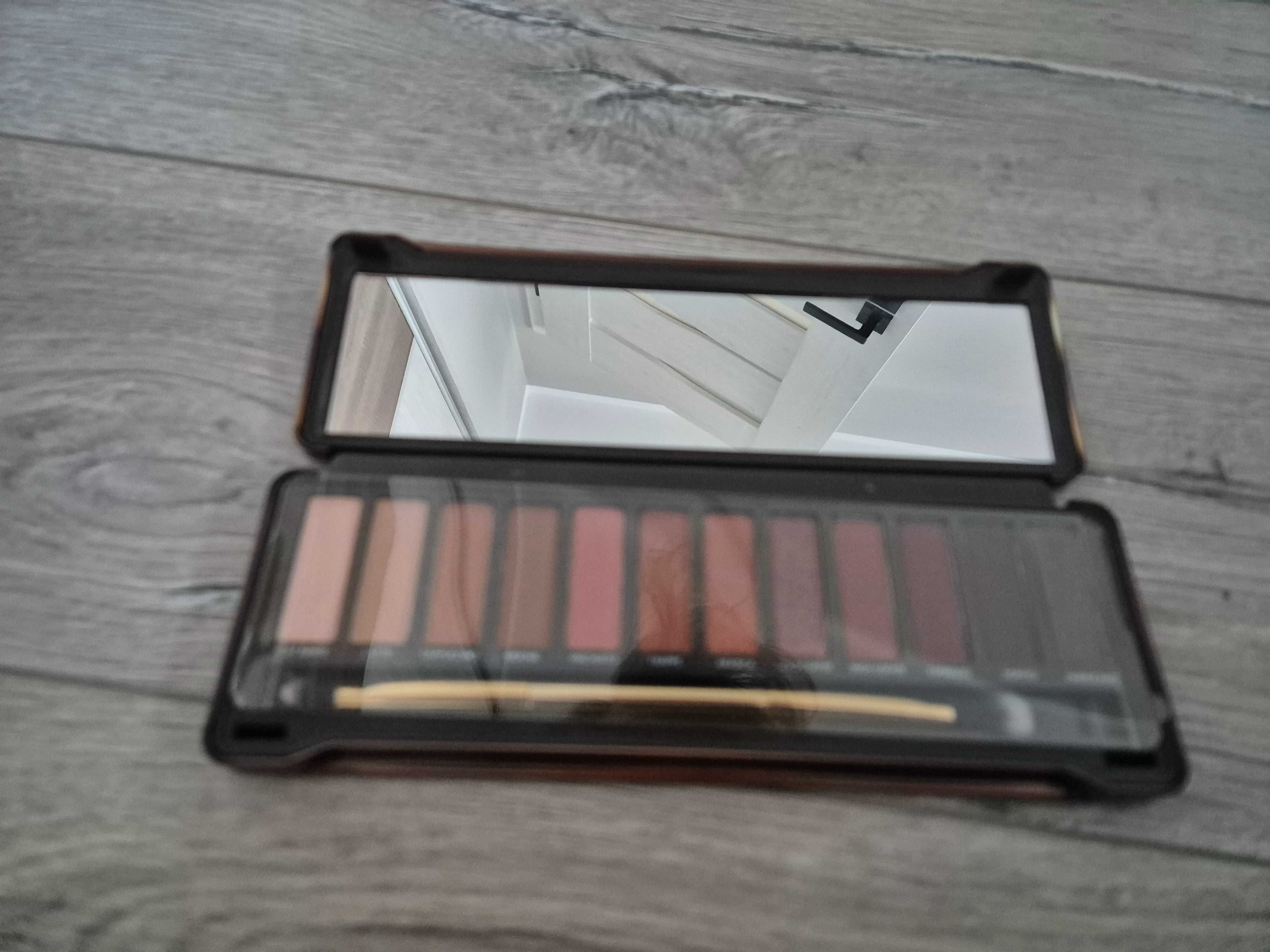 Nowa paletka cieni Eveline Charming Mocha