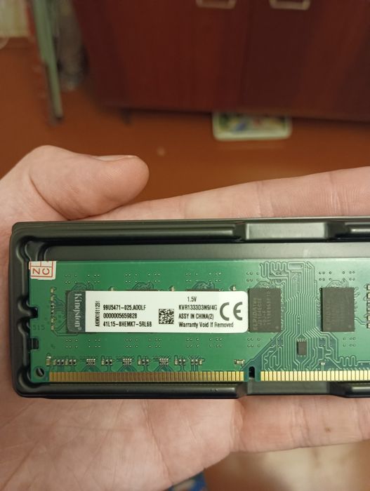 Оперативная память DDR3 4Gb 1333Mhz.