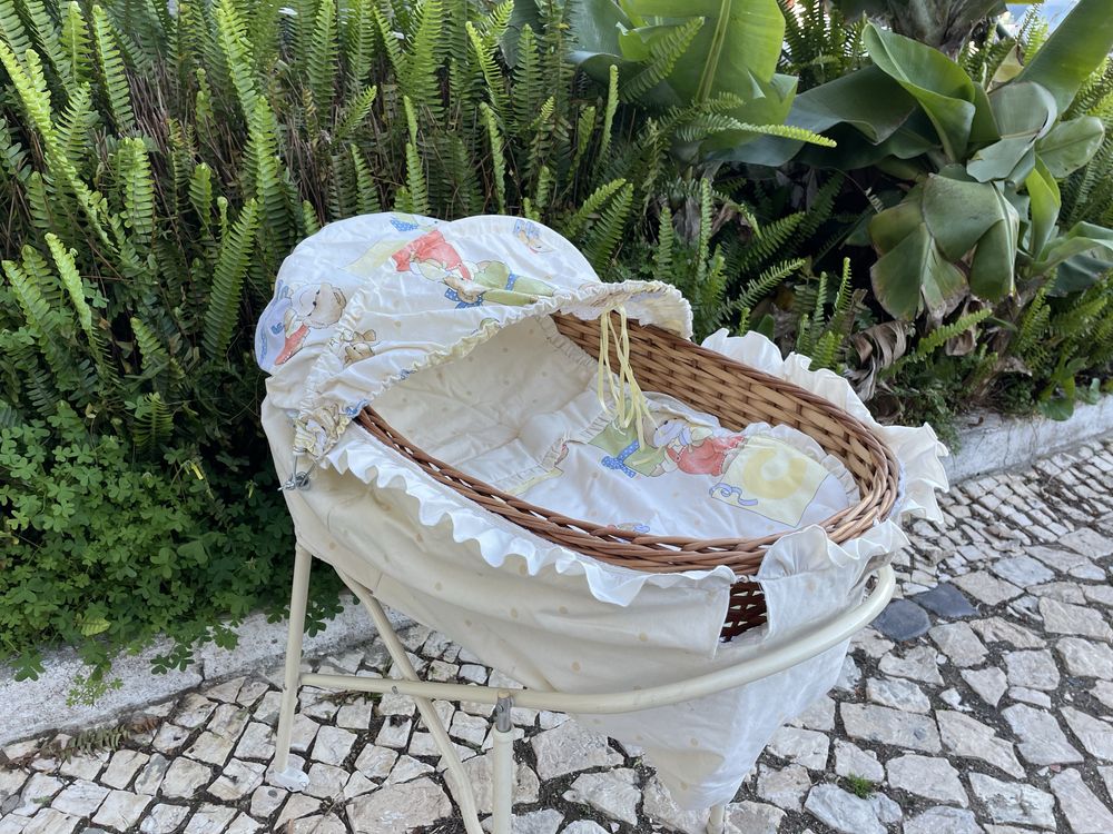 Berço em Palhinha + Banheira incluída