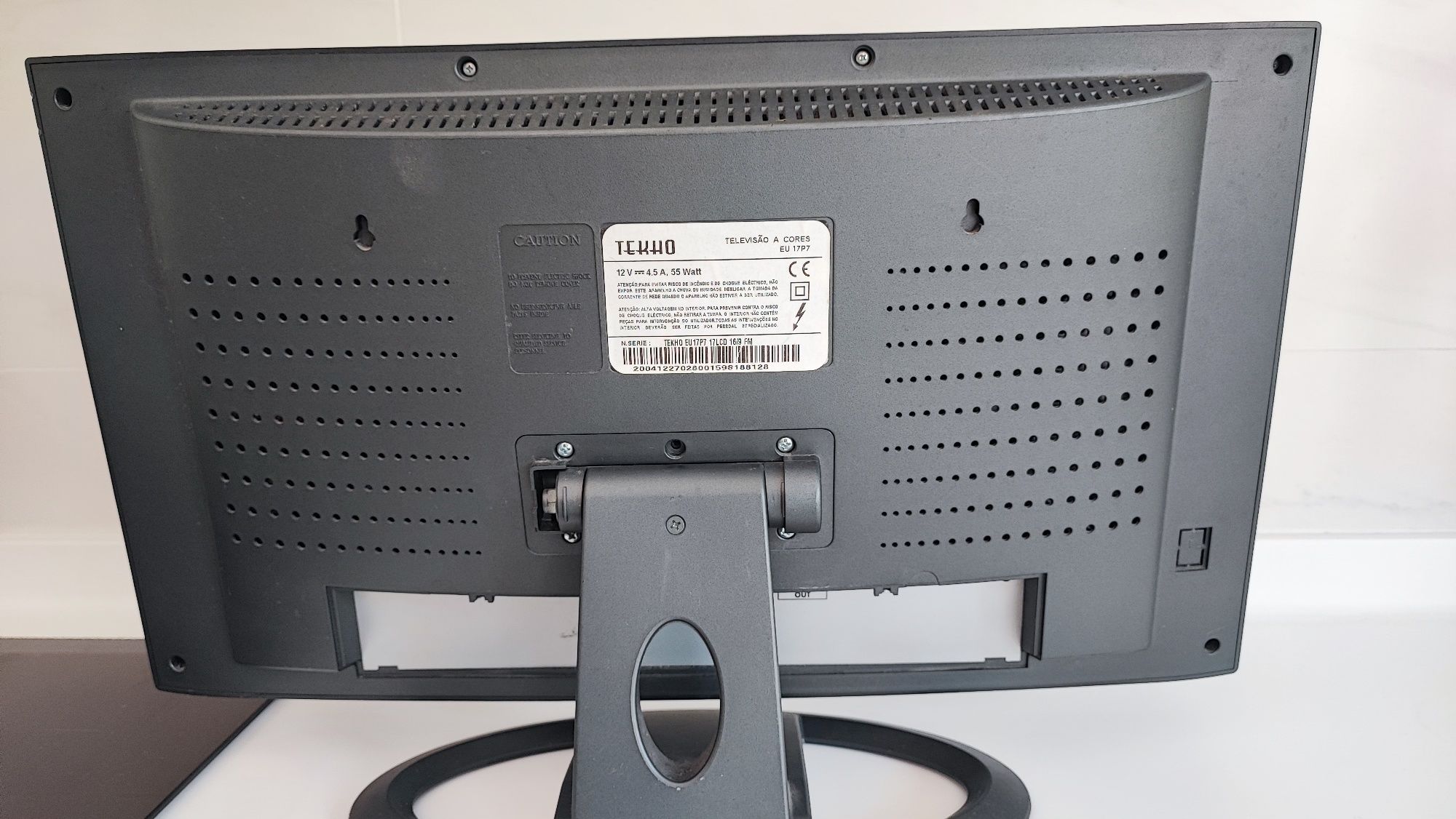 Televisão LCD Tekko 17" (17 polegadas)