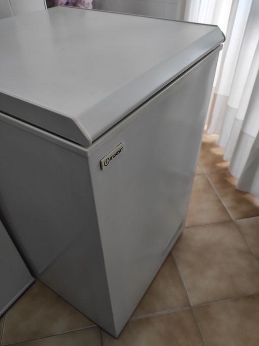 Arca frigorífica Indesit