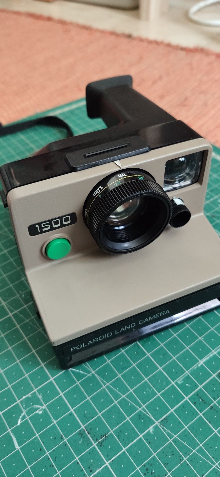 Polaroid 1500 Land Camera