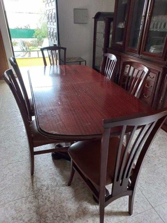 Mesa para sala em madeira maciça