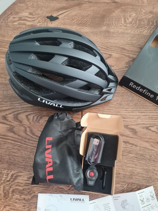Livall Smart Kask MTB MT1 Neo Intercom/LED/SOS/BT r. 54-58cm czarny