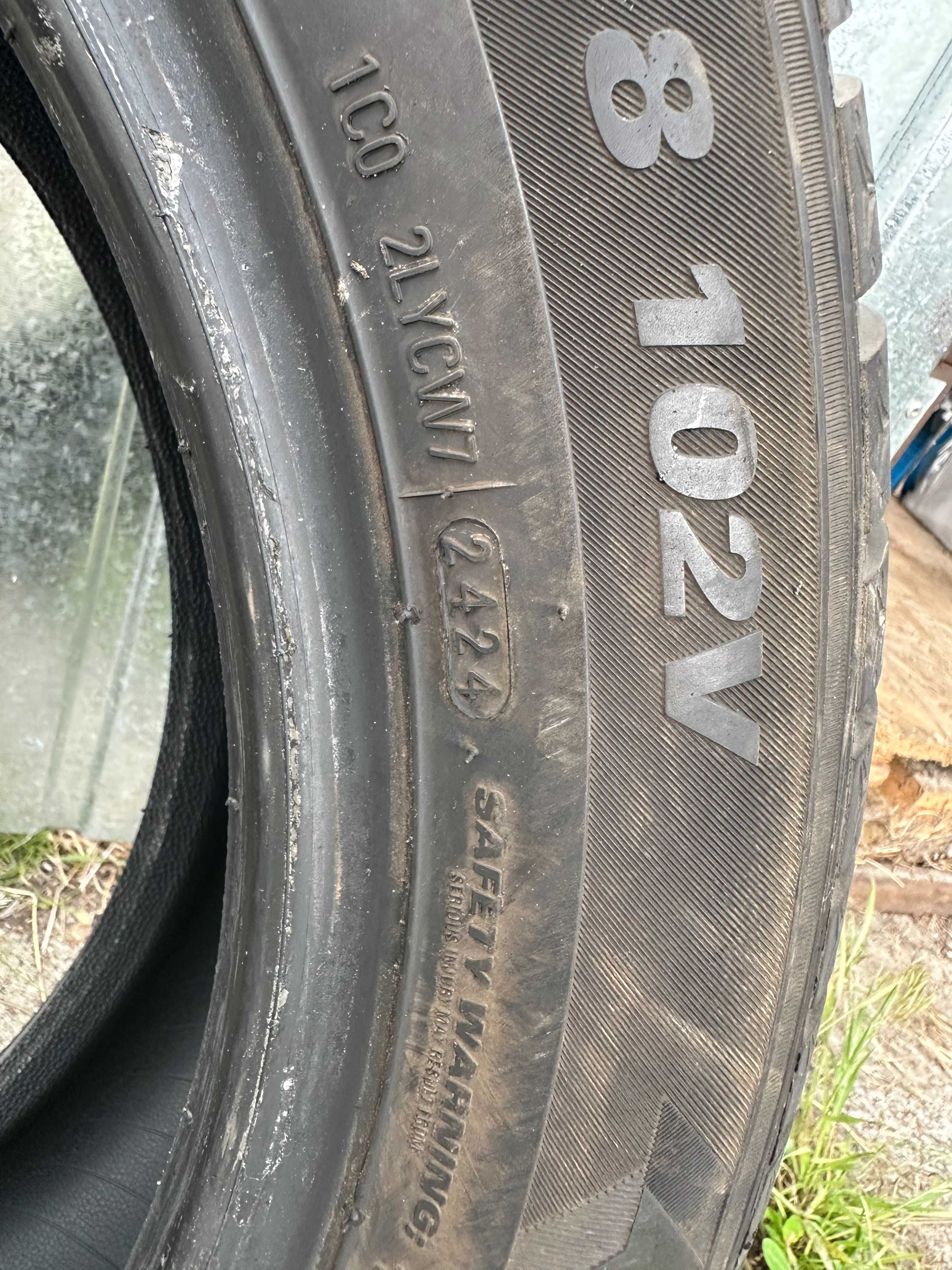 Lekko używane Kumho 225/55/18 zimowe 24 rok