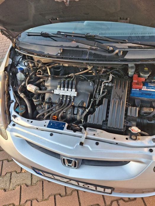Rezerwacja Honda Jazz 1.3 ben z gazem 2003rok.