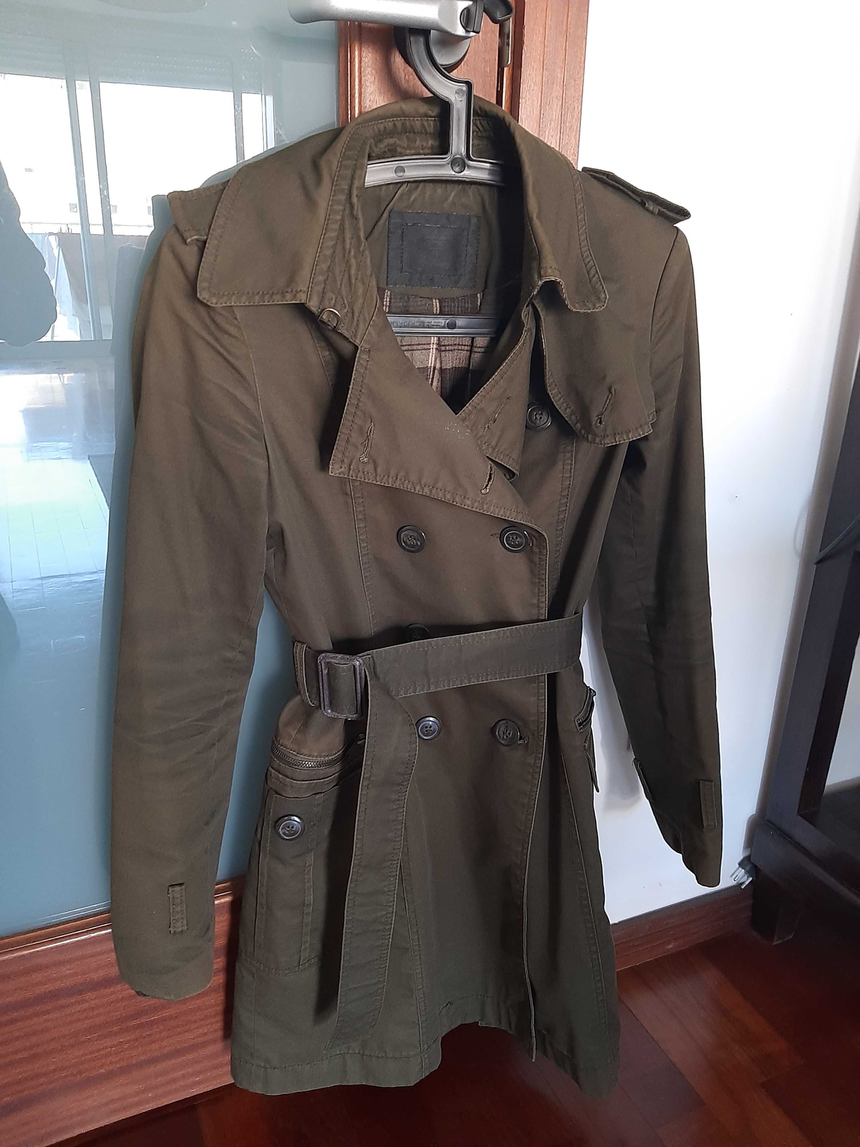 Gabardina verde tropa M Stradivarius