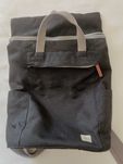 Mochila Roka London cinzento escuro impermeável
