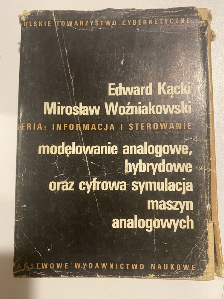 Modelowanie analogowe, hybrydowe oraz cyfrowa symulacja maszyn analog.