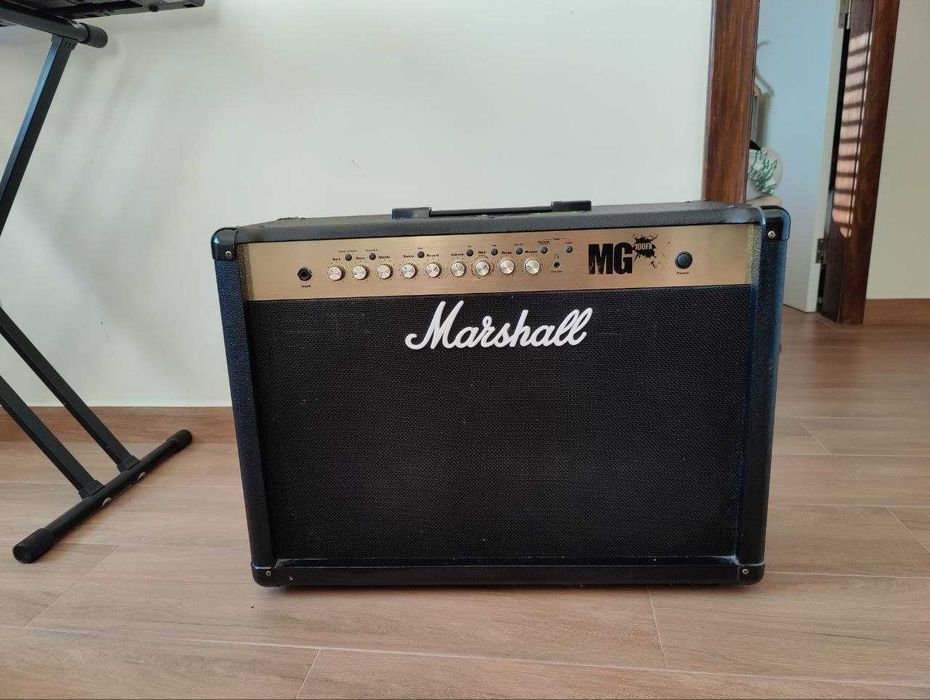 Marshall MG100FX Amplificador