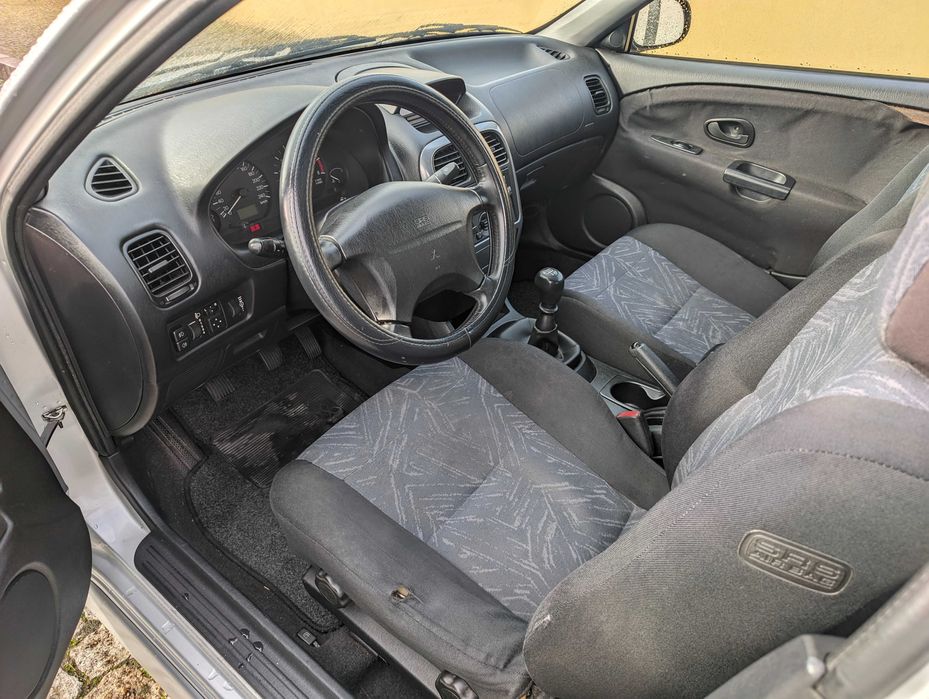 Mitsubishi Carisma 1.6 Avance (Julho / 2001)