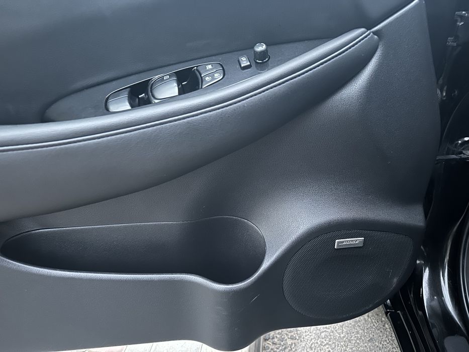 Продам Nissan Leaf