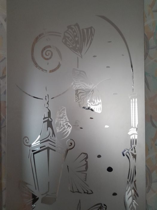 Скляне полотно у шафу-купе