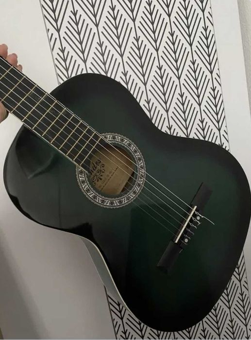 классическая гитара зеленая глянец нейлон струны