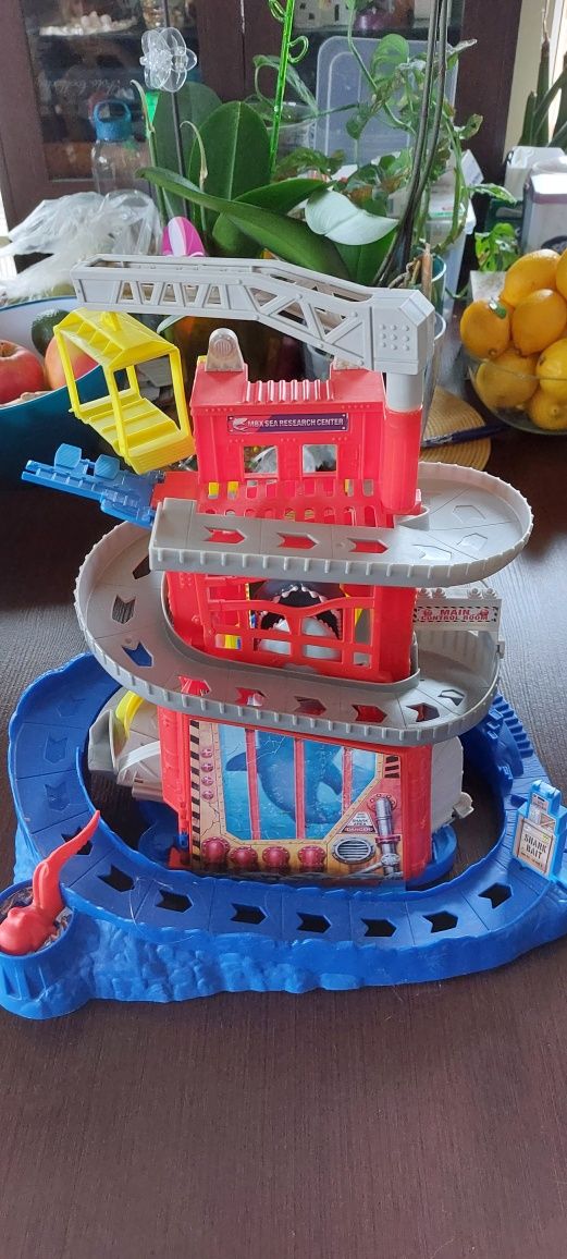 matchbox mattel na krawędzi ucieczka przed rekinem