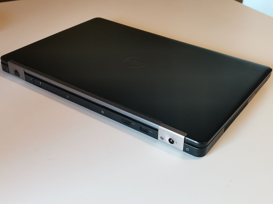 Dell lattitude E5570 i7 6820HQ 16gbDDR4 M370 1TB SSD IPS FHD