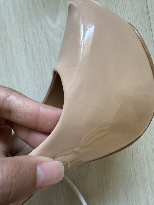 Туфлі на шпильці бежеві