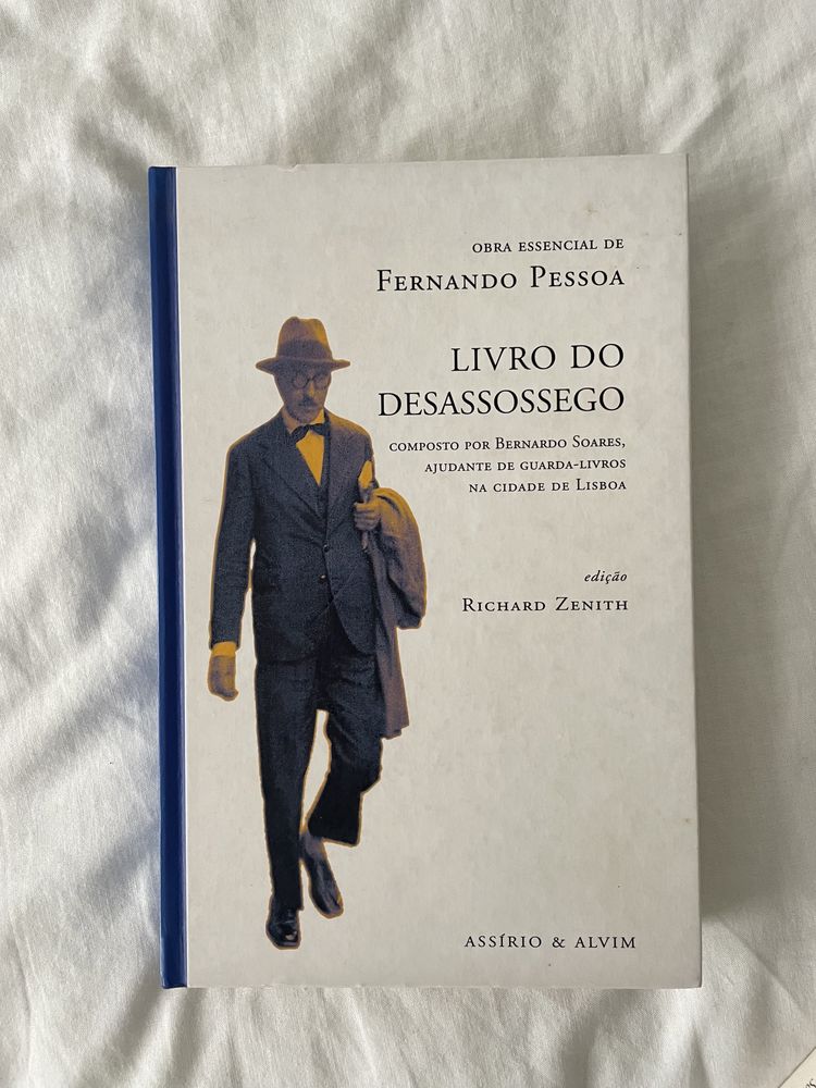 Livros em português (literatura nacional e internacional)