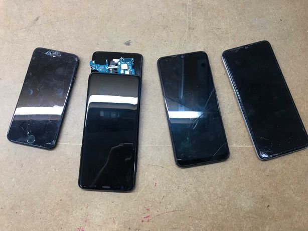 Lote smartphones danificados - Samsung e iPhone