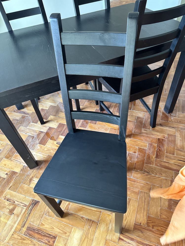 Mesa ikea preta extensivel + cadeiras