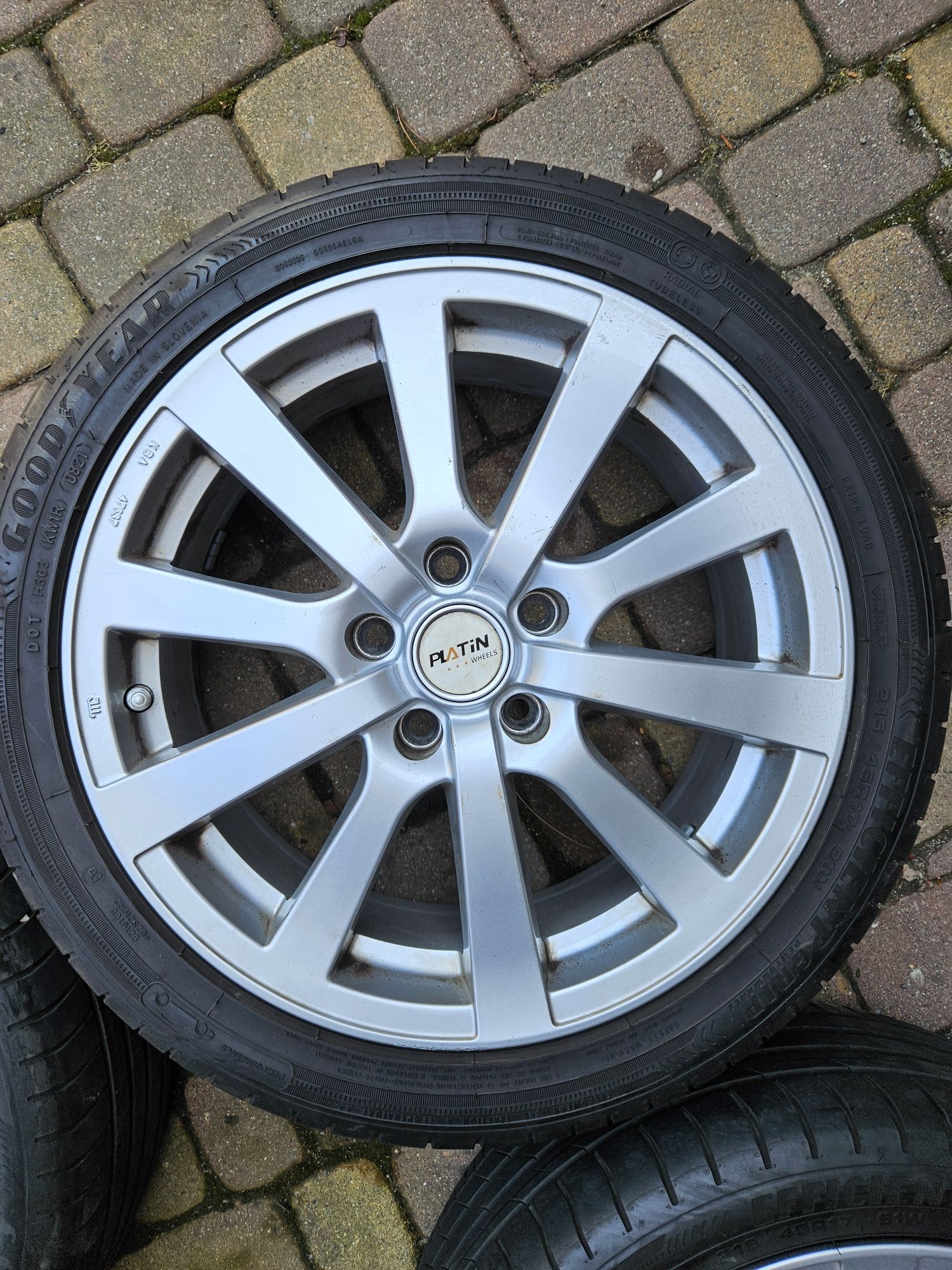 Felgi Koła 17" Vw Golf  Audi A3 5x112 ET38+215.45.17 Goodyear