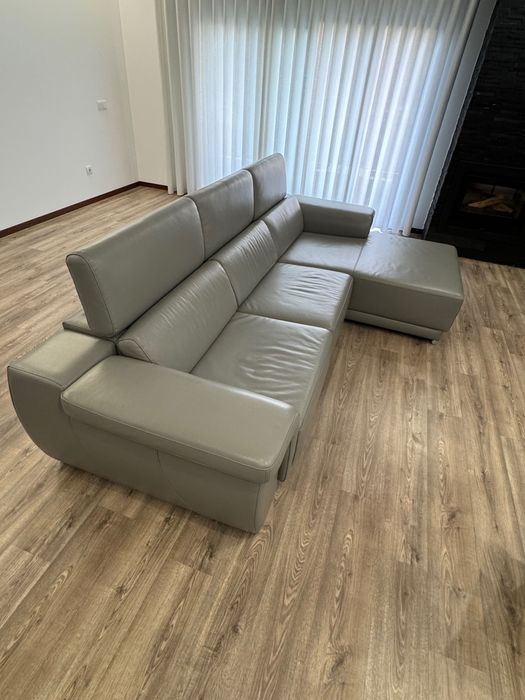 Sofá em couro (pouco uso)