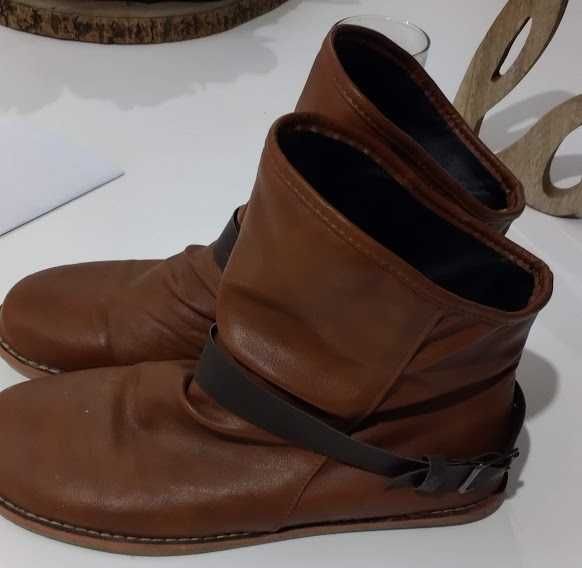 lindos botins de pele sintética