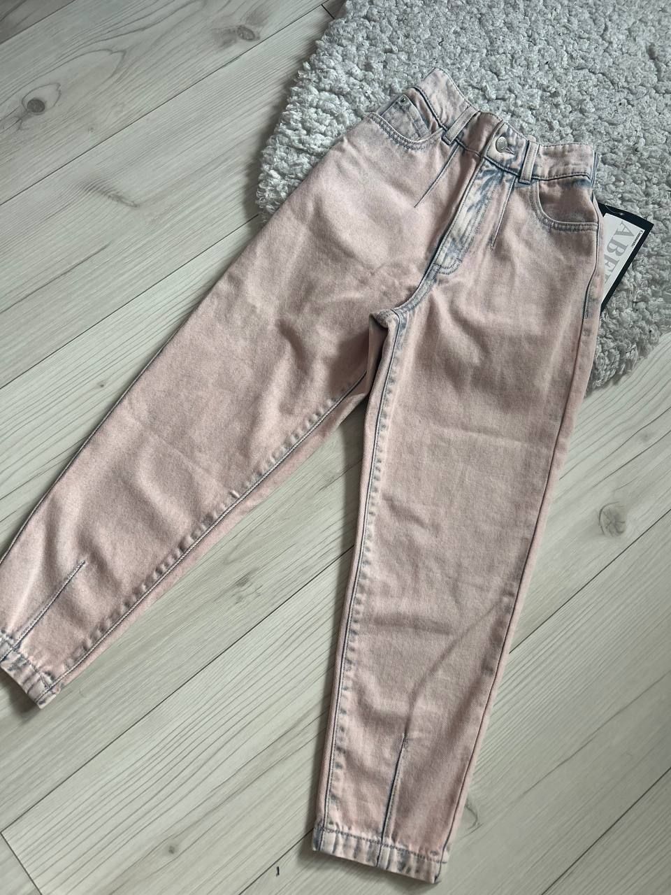 Нові джинси моми для дівчинки 9-10 років у рожевому кольорі.