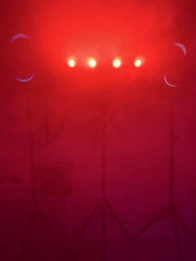 Zestaw oświetleniowy MAX Partybar 11 - 4x 20W COB Par RGB + statyw